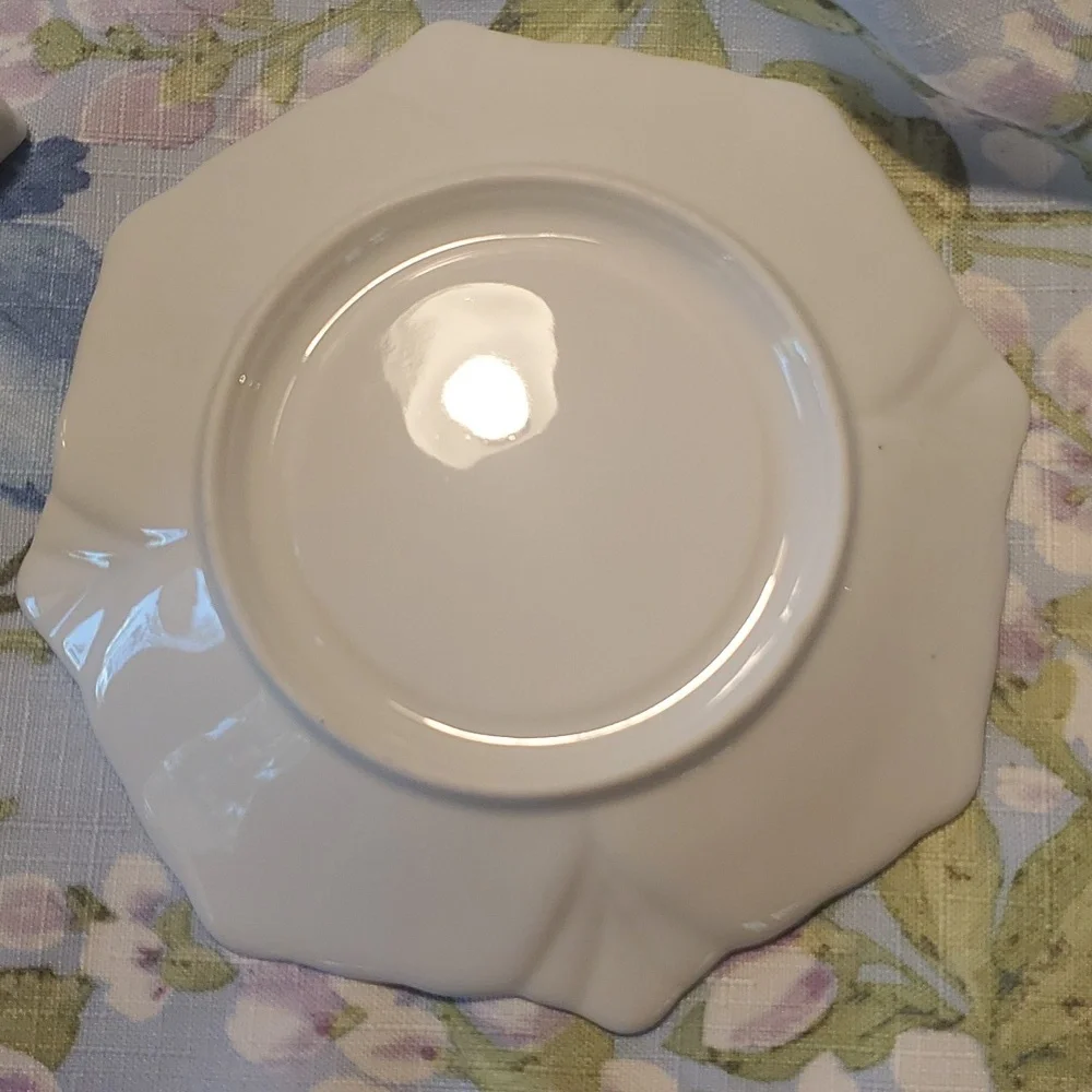 Porcelain TULIP Teacup and saucer VINTAGE white Tea Coffee - Picture 5 of 5